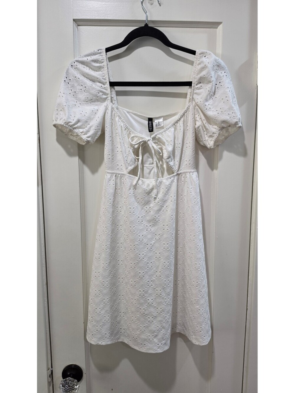 H&M White Eyelet Puff Sleeve Dress XXS